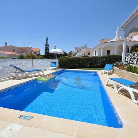 Well-Appointed Villa Is Situated In The Popular Resort Of Vilamoura Quarteira Εξωτερικό φωτογραφία