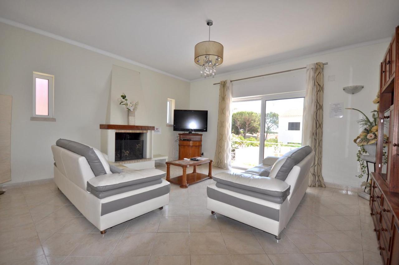 Well-Appointed Villa Is Situated In The Popular Resort Of Vilamoura Quarteira Εξωτερικό φωτογραφία