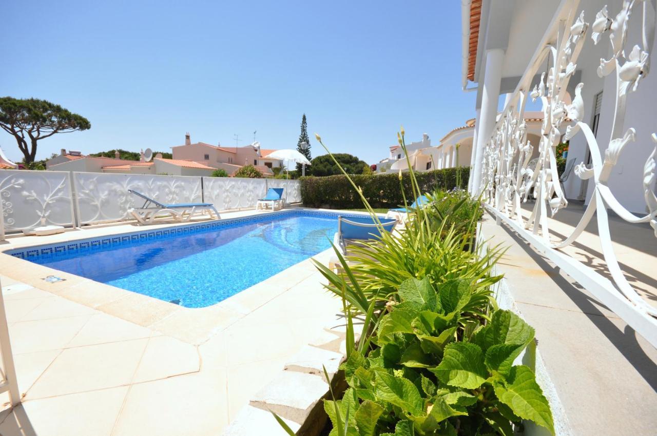 Well-Appointed Villa Is Situated In The Popular Resort Of Vilamoura Quarteira Εξωτερικό φωτογραφία