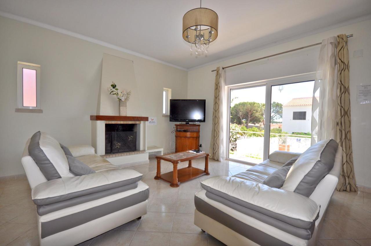 Well-Appointed Villa Is Situated In The Popular Resort Of Vilamoura Quarteira Εξωτερικό φωτογραφία